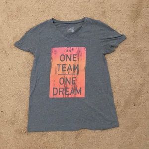 Gray under armour shirt